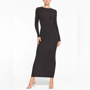 SKIMS Fits everybody CREW NECK LONG SLEEVE DRESS